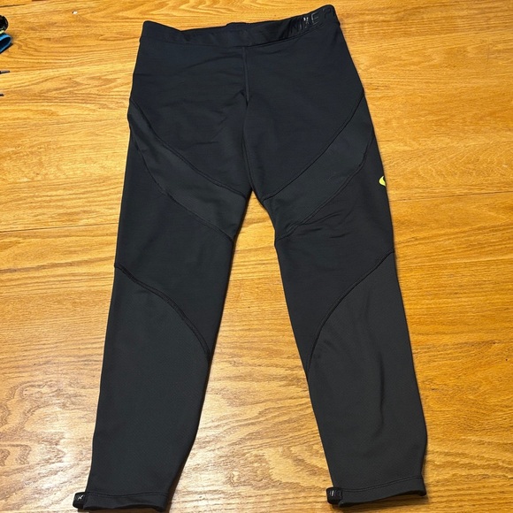 Women’s Nike Pro Hyperwarm Black/Volt Training Tights - Picture 1 of 3